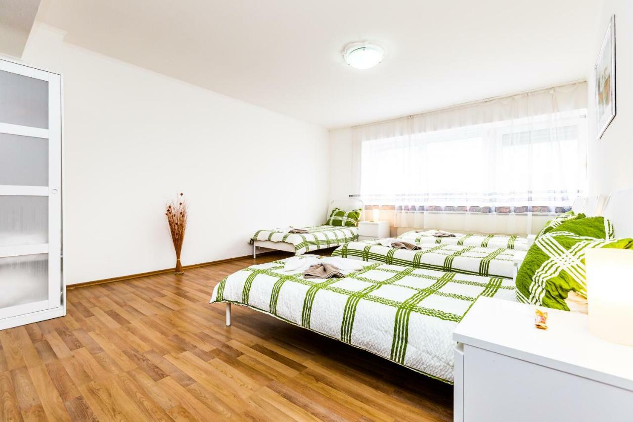 Workers Apartment Am Wiener Platz Keulen Buitenkant foto