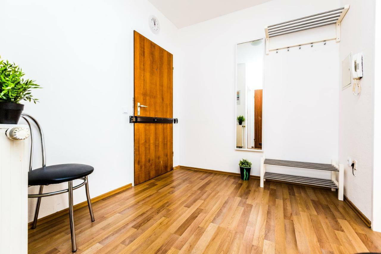 Workers Apartment Am Wiener Platz Keulen Buitenkant foto