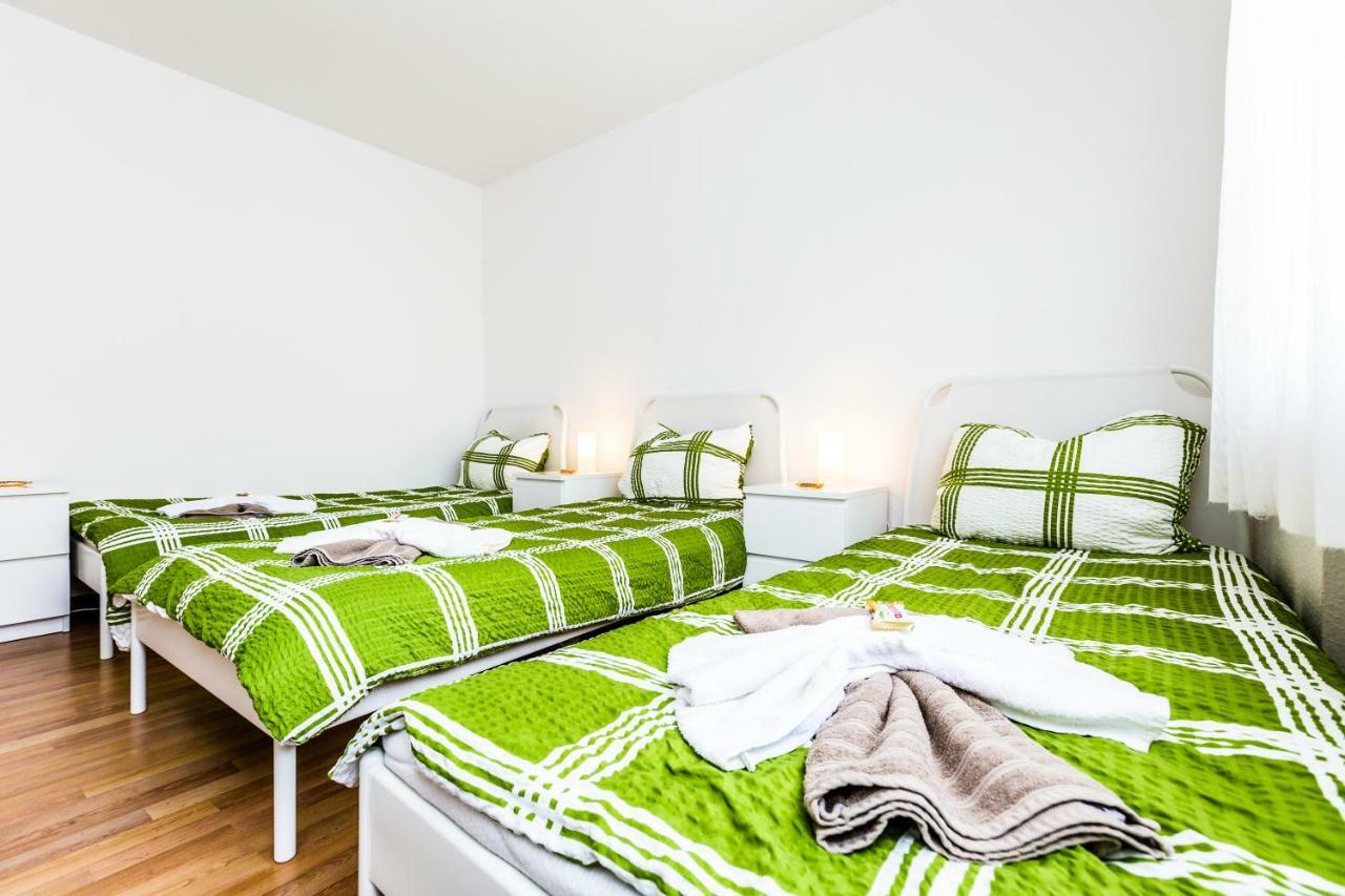 Workers Apartment Am Wiener Platz Keulen Buitenkant foto
